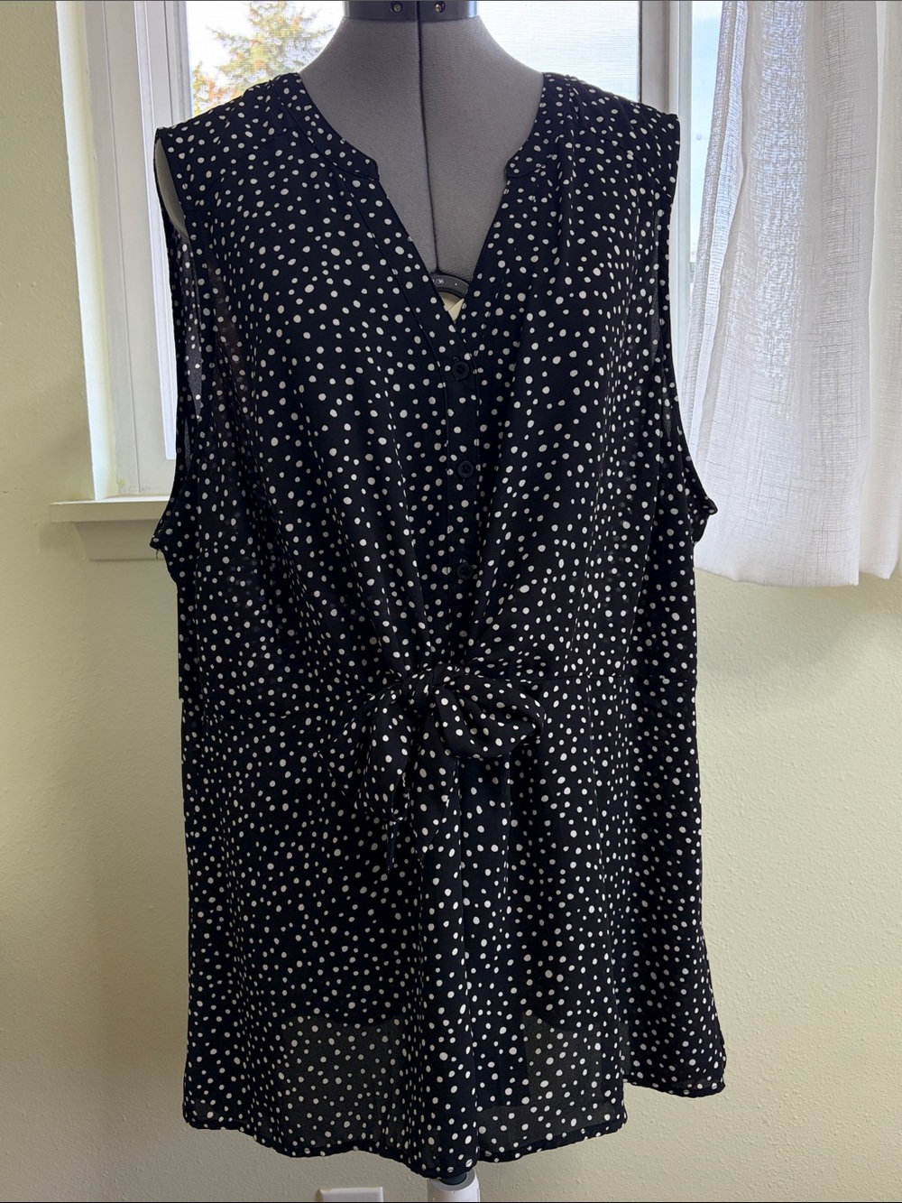 Torrid Sleeveless Black Polka Dot Tie-Front Top